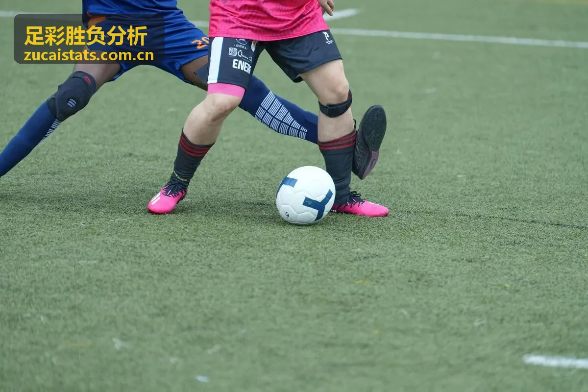 足彩胜负分析盘口解读：水位拉升与临场降盘的信号对比